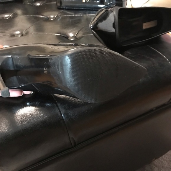 Pointy toe, patent leather, and leather trim 🖤 - Picture 7 of 8